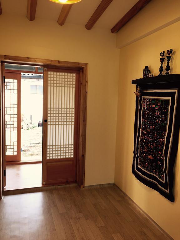 Indigo Hanok Pensión Jeonju Habitación foto