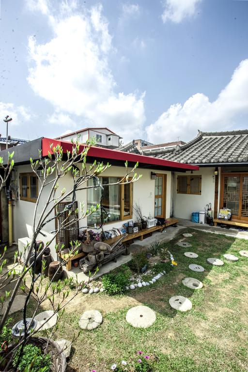 Indigo Hanok Pensión Jeonju Exterior foto